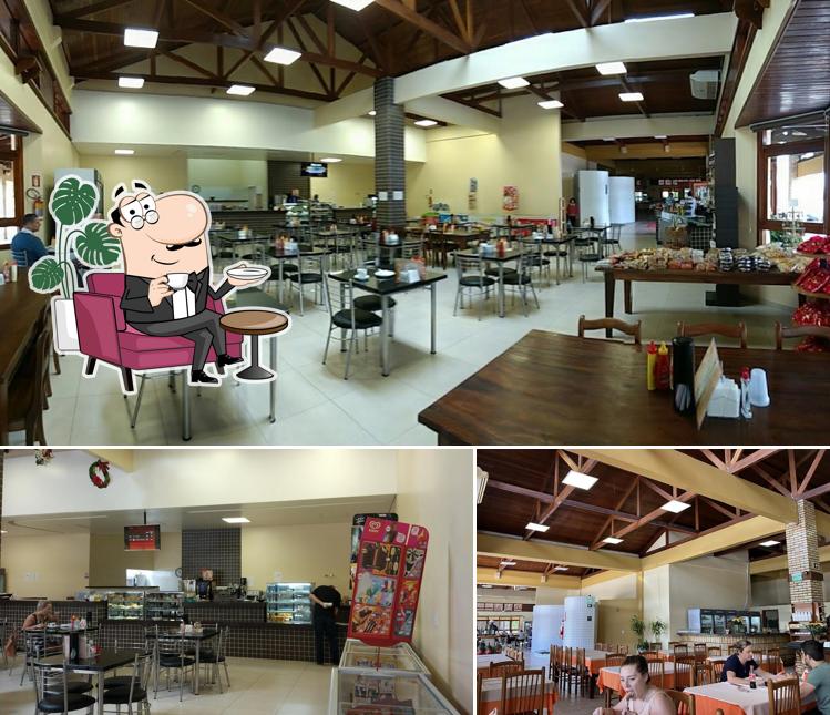 Veja imagens do interior do Restaurante Di Variani