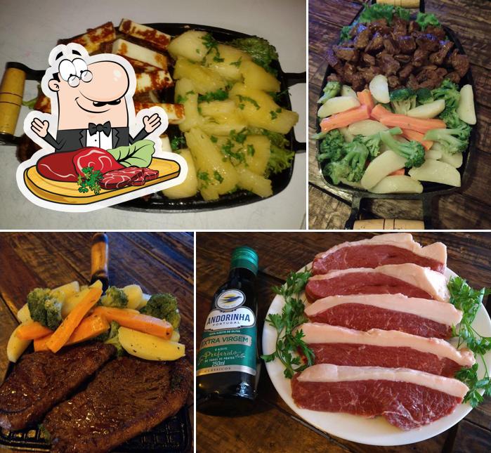 Experimente refeições de carne no Santa Esquina Restaurante