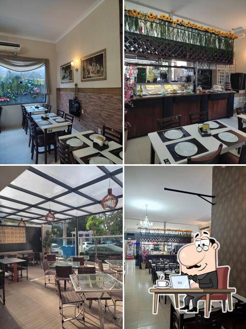 Sente em uma das mesas no Restaurante Kantão do Líbano