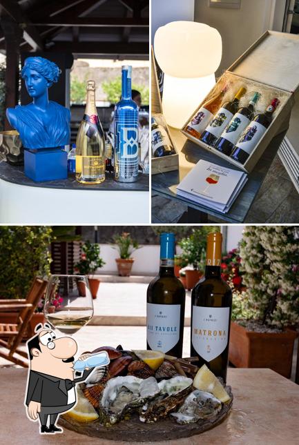 Prenditi un drink dal menu