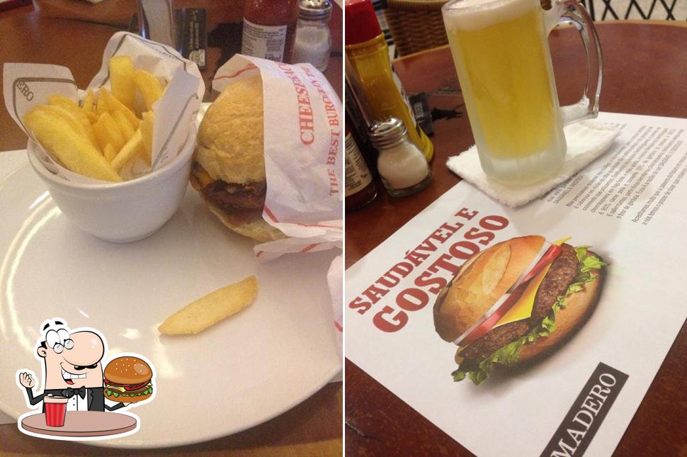 Os hambúrgueres do Madero Steak House Joinville Garten Shopping irão saciar uma variedade de gostos