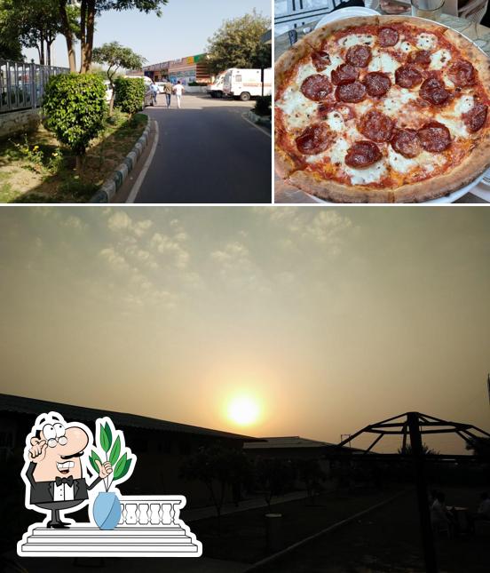 Among various things one can find exterior and pizza at Subway Yamuna Expressway