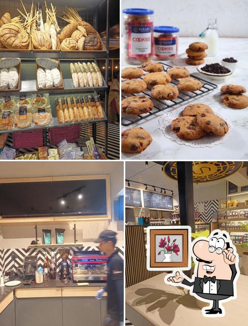 The photo of Saraza - Bakery & Cafe Raiya Road’s interior and food