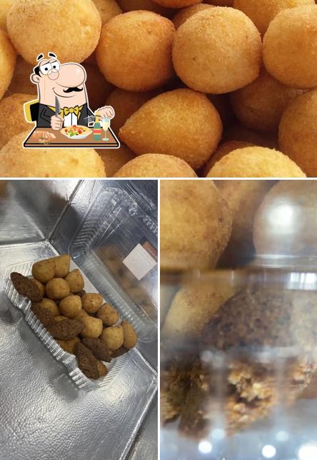 Comida em Tia Neusa Salgados