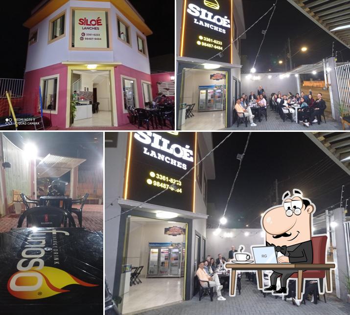 O interior do Siloé Lanches