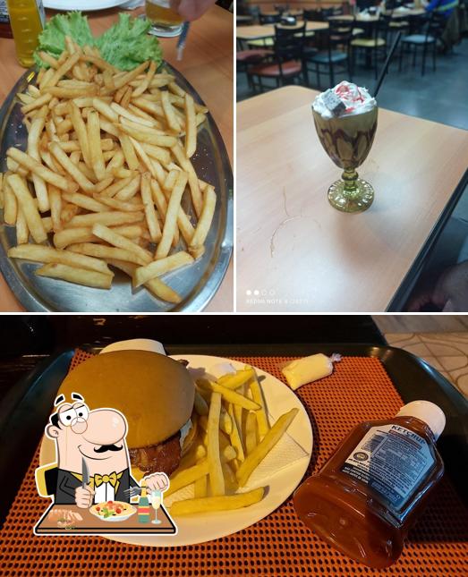 Comida em Araken Burguer