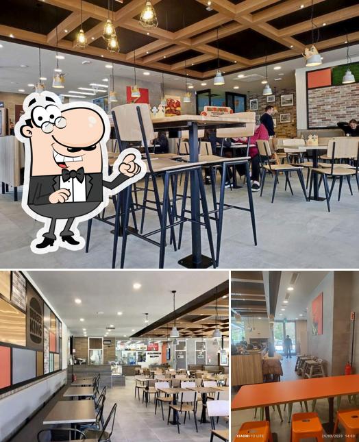 Gli interni di Burger King