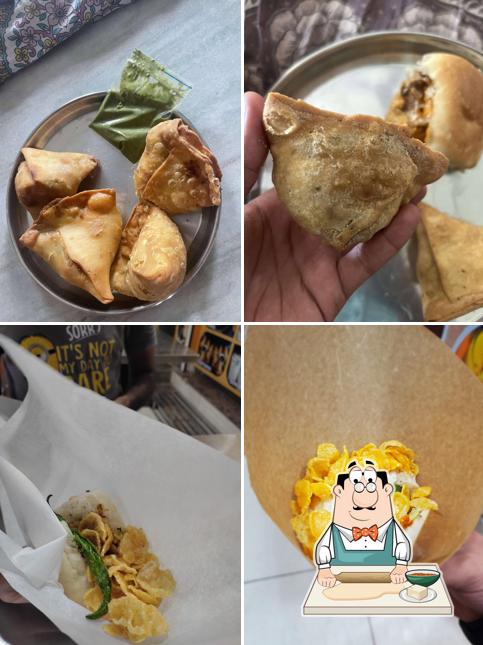 Samosa at BOLE TO VADAPAV