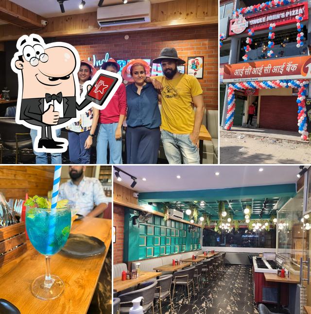 Here's a photo of UNCLE JOHN'S PIZZA