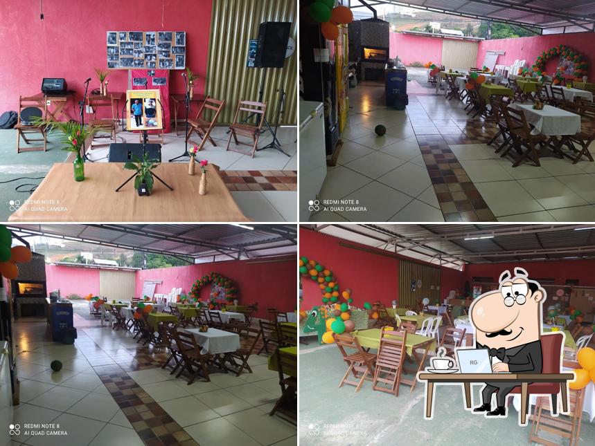 Veja imagens do interior do Clube da Esquina Recepções e Eventos - Espaço Bar