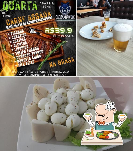 Platos en Coyote Bar