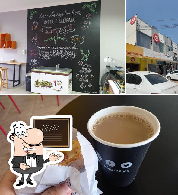 Dê uma olhada nos menu no quadro negro