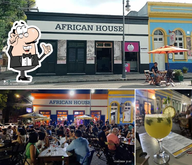 Veja imagens do interior do African House - Centro