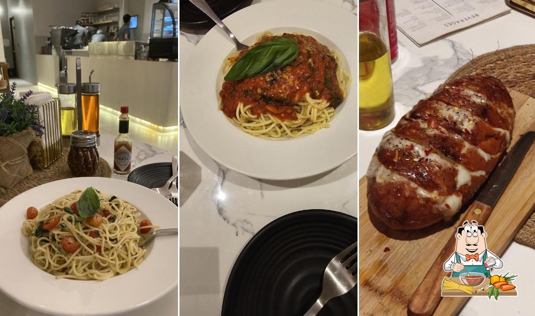 Spaghetti bolognese at The Blue Oven