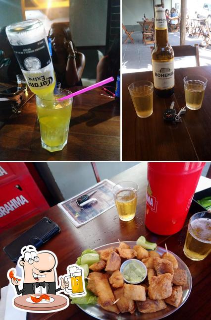 Peça um copo de cerveja leve ou escura