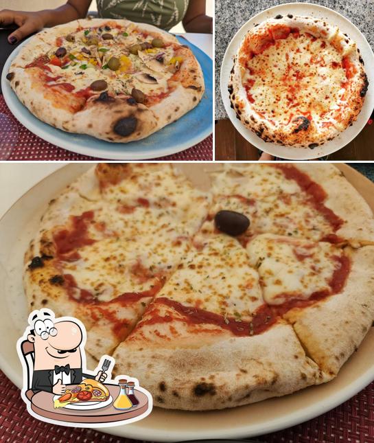 Prenditi una pizza a Mango's Kitchen & Bar