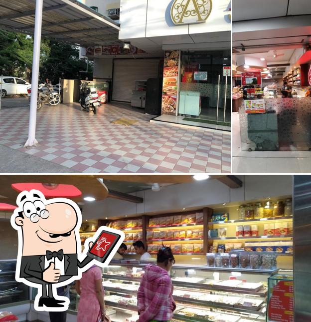 Here's a pic of Shree Ambika Sweet & Namekeen