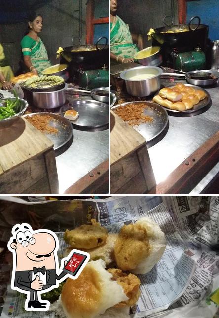 Shinde Vadapav Centre.