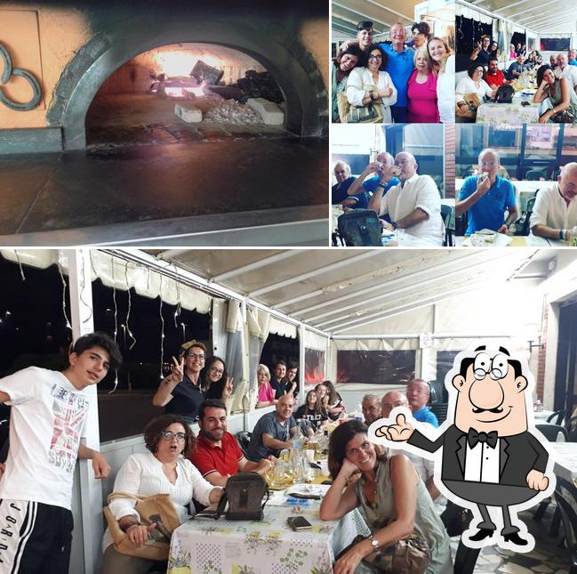 Siediti a un tavolo di Lo Sceriffo