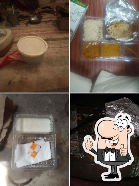 Here's a picture of Jodhpur Dabbawala