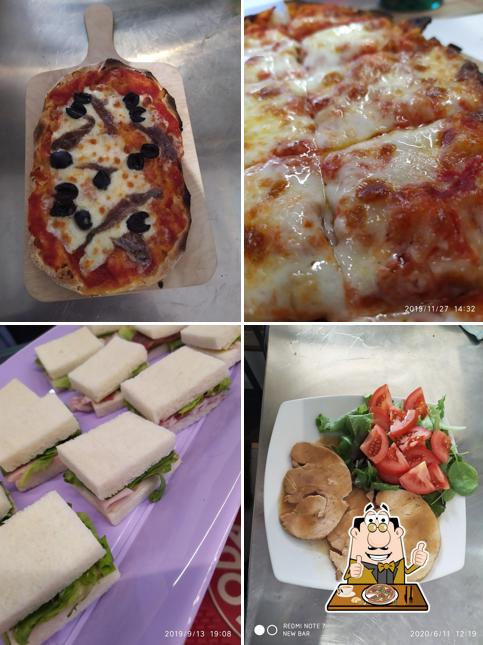 Scegli una pizza a New Bar Di Massimo Agugliaro