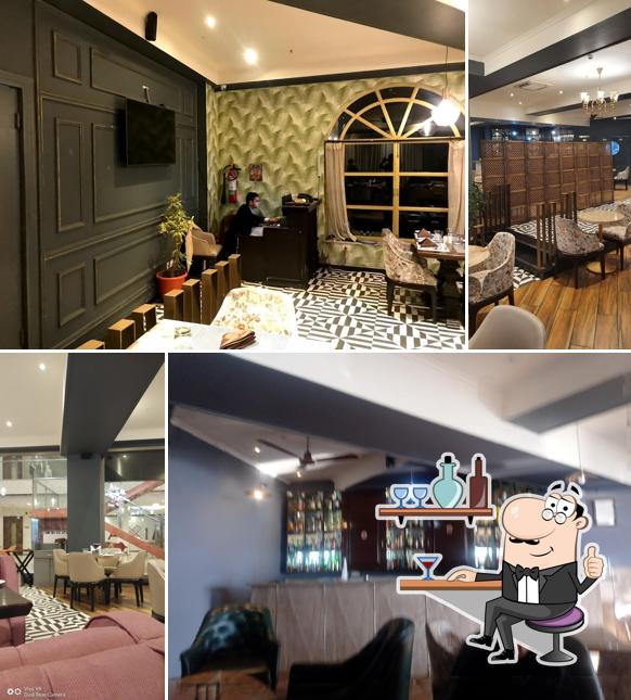 The interior of Moti Mahal Delux, Maximus mall