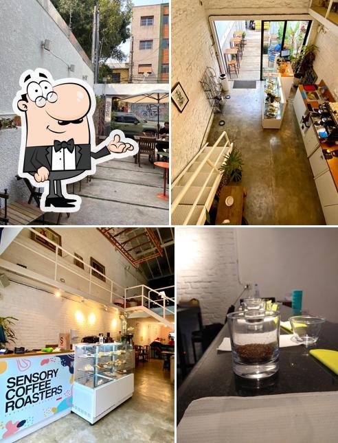 O interior do Sensory Coffee
