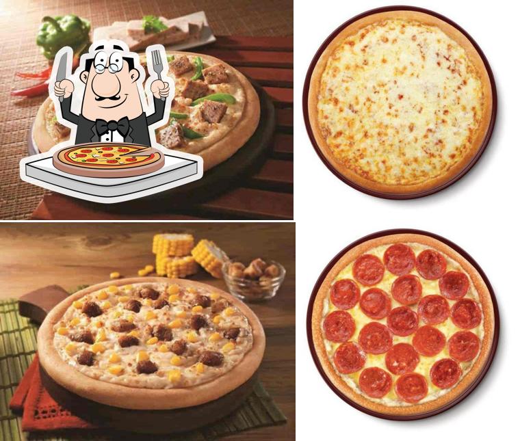 Pick pizza at Domino's Pizza Avadi, Chennai