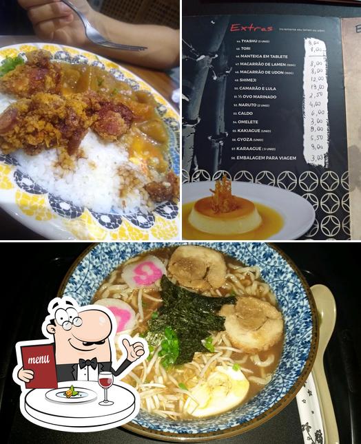 Platos en Katsu Lamen House