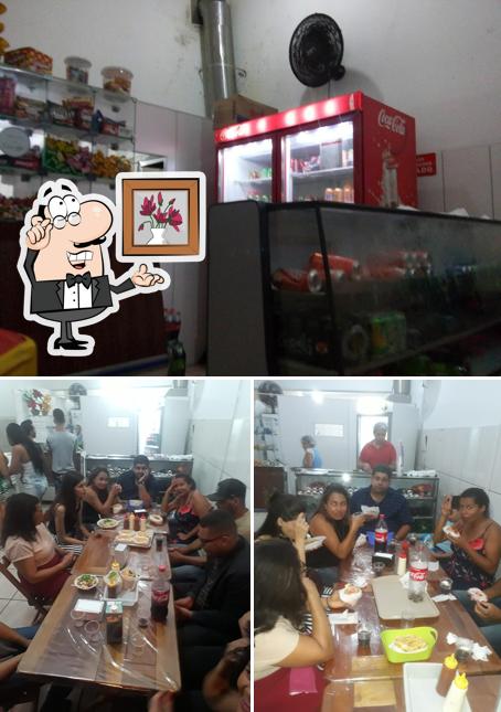 O interior do Tio Burger