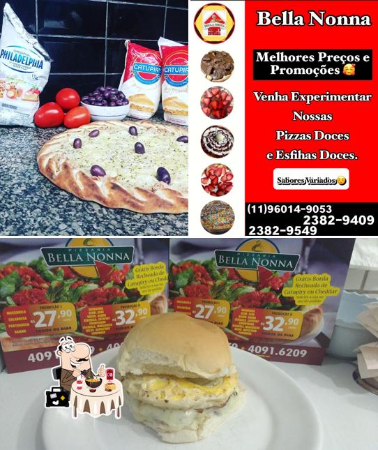 Comida em Pizzaria Bella Nonna