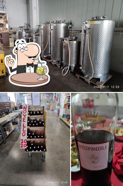 Cantine Cerresi si caratterizza per la bevanda e esterno