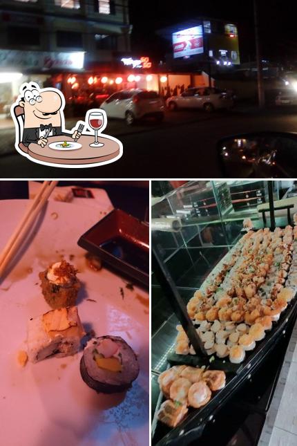 A imagem da comida e interior no Tokyo Go-Go Sushi Bar