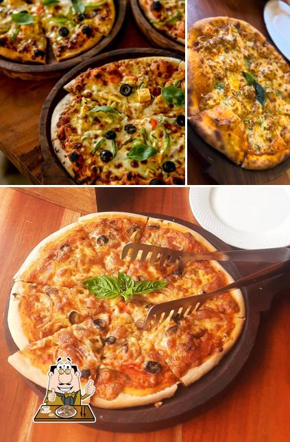 Order pizza at SOL HOUSE CAFE by RAWAI