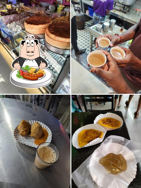 Food at Sri Rajalakshmi Iyangar Cake Shop