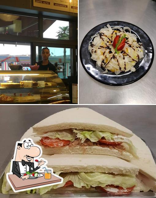 Platti al Risto Caffè Bonsai