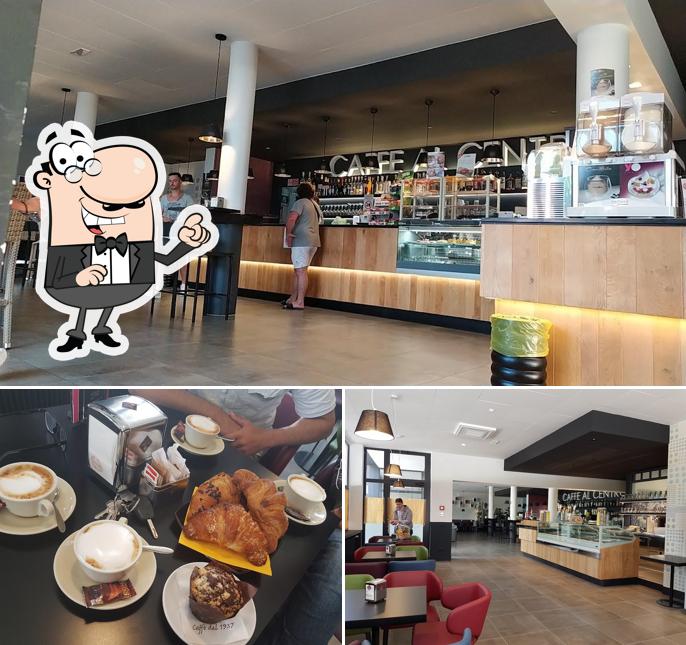 Parmi les différentes choses de la intérieur et la nourriture, une personne peut trouver sur Caffé Al Centro