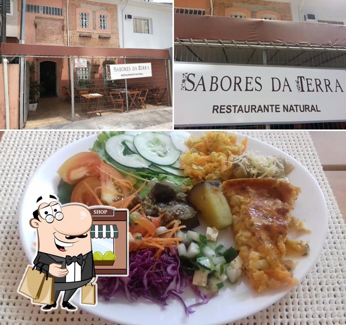 Esta é a imagem mostrando exterior e comida a Sabores da Terra