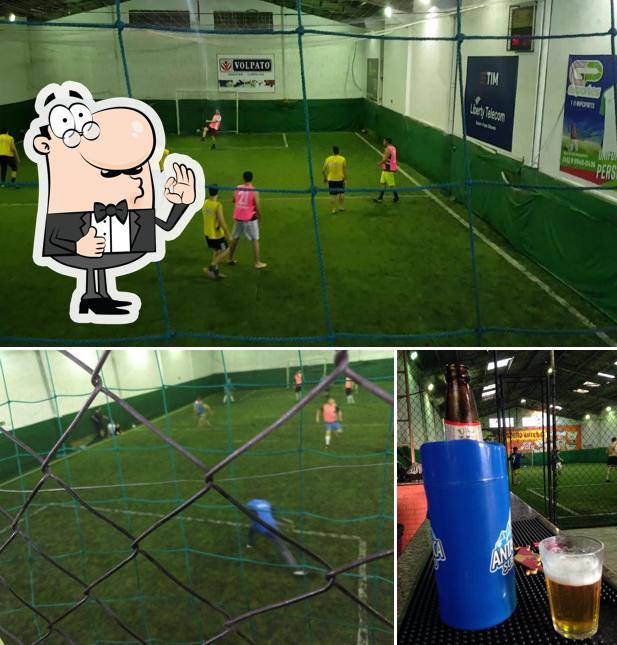 See this pic of Bar E Bola