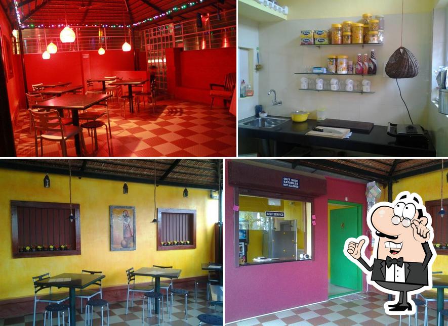 CRB Cafe (CROSSROADS BIZTRO)