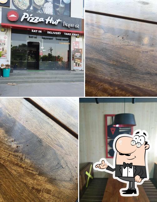 Pizza Hut Tapovan Circle, Ahmedabad