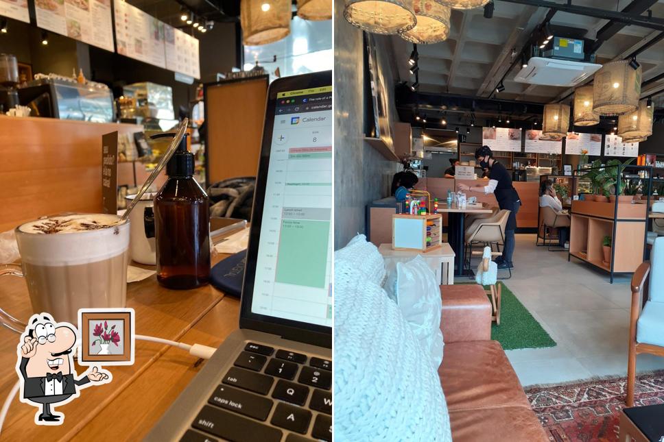 Sente em uma das mesas no Café Cultura - Patio 24