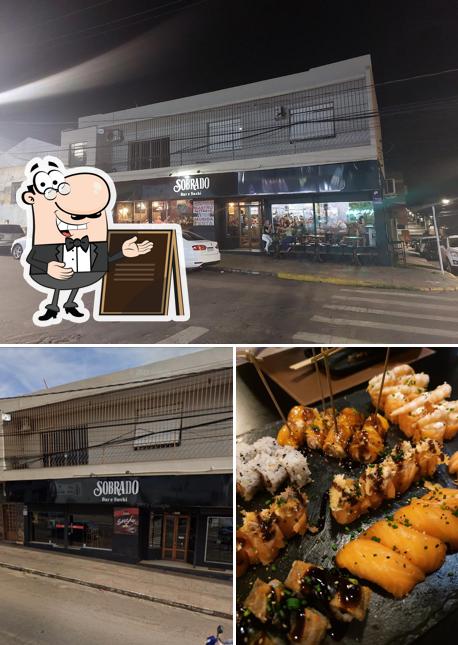 Dê uma olhada a imagem ilustrando exterior e frutos do mar no Sobrado Bar e Sushi