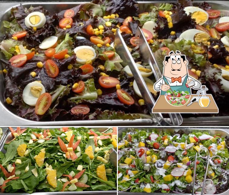 Salada grega em PONTO PEREIRA RESTAURANTE