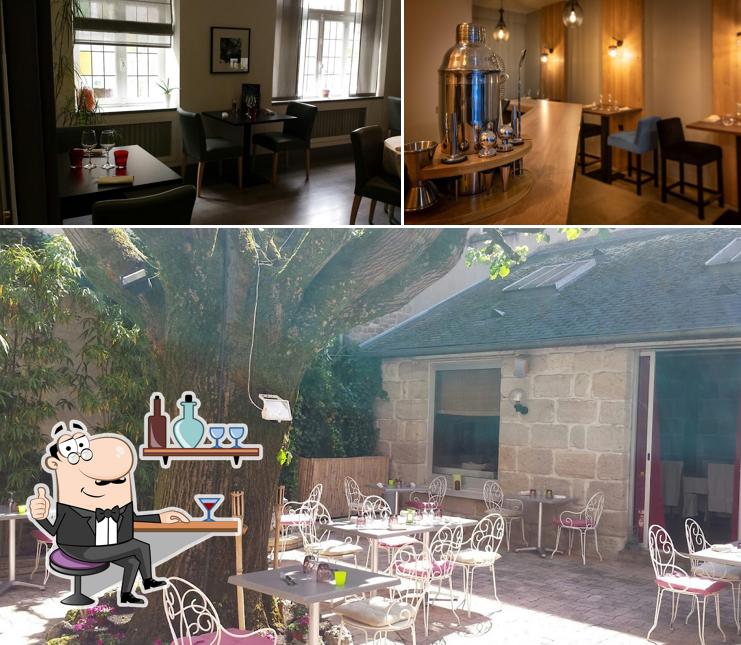 Installez-vous à l'une des tables de Bistrot C.Forget