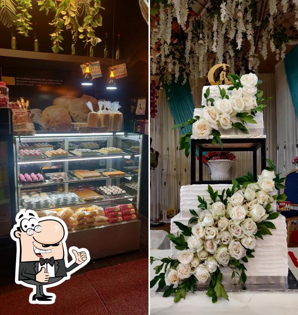 Here's a picture of Cake Fantasy