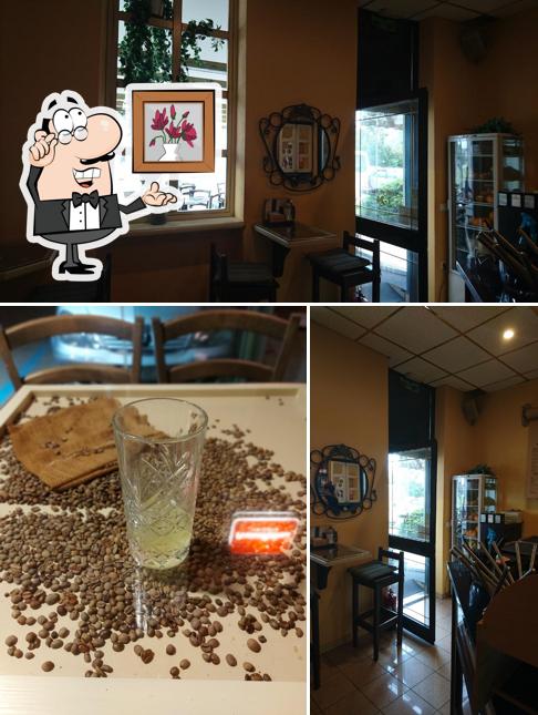 Dai un'occhiata agli interni di Caffe bar Coctails & Dreams