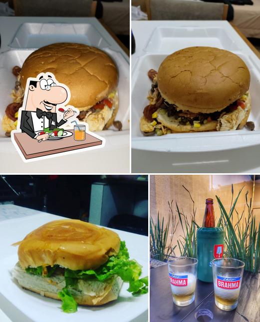 Sanduíche de carne de porco desfiada em 1000TON LANCHES