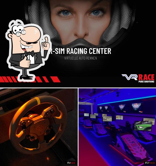 Vedi la immagine di Indoor-Racing - Sim Racing Team Event Center