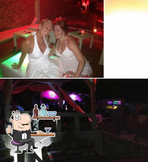 Gli interni di Boogie Jungle Lounge